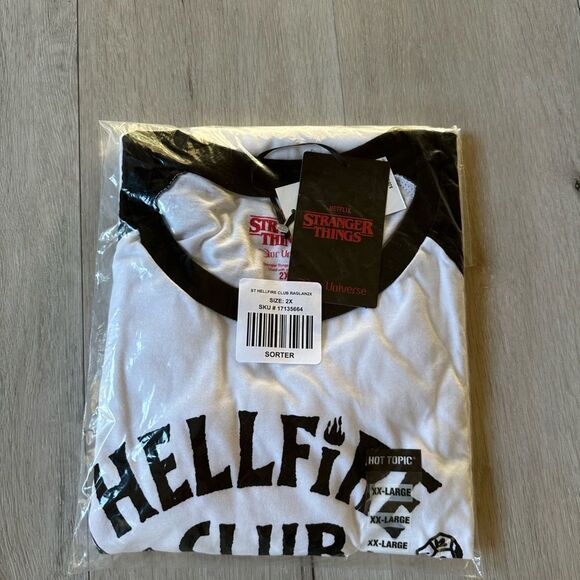 Hot Topic Stranger Things Hellfire Club T-Shirt White 2X Nwt in packaging - Picture 4 of 5